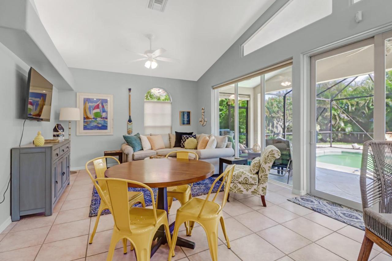 Cozy Beach House - 5 Minutes From Vanderbilt Beach Naples Exterior photo