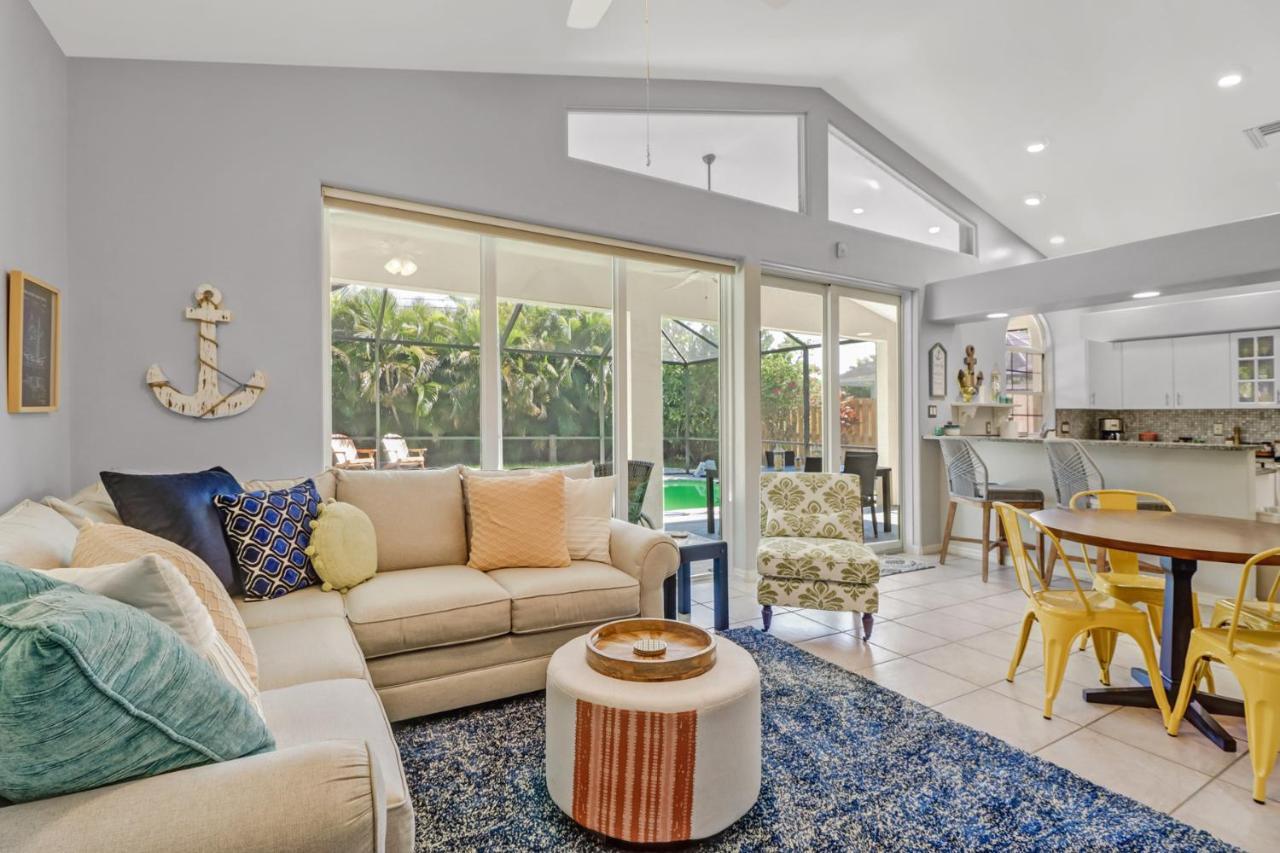 Cozy Beach House - 5 Minutes From Vanderbilt Beach Naples Exterior photo