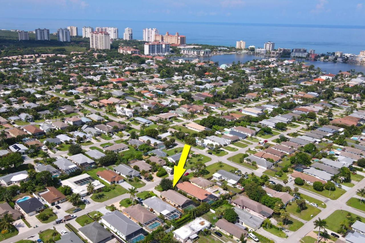 Cozy Beach House - 5 Minutes From Vanderbilt Beach Naples Exterior photo