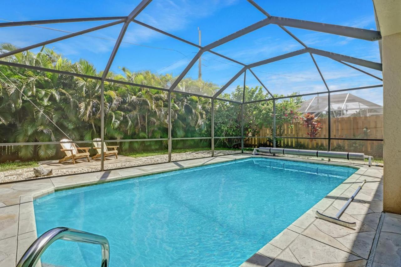Cozy Beach House - 5 Minutes From Vanderbilt Beach Naples Exterior photo